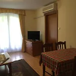 Muskatli Apartmanhaz 公寓 *